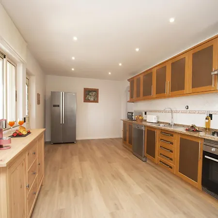 Villa With Heatable Pool Albufeira