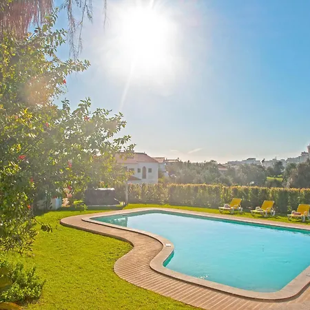 Villa With Heatable Pool
